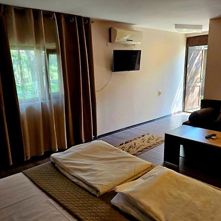 Orehite-Family Hotel ,Food & Pool Bozhichen المظهر الخارجي الصورة