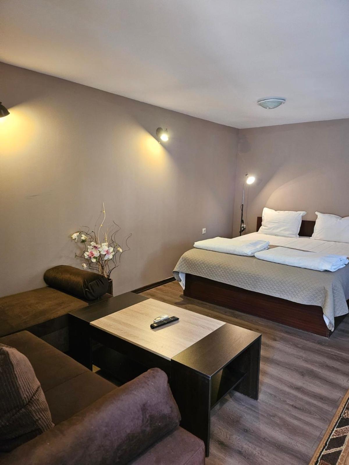 Orehite-Family Hotel ,Food & Pool Bozhichen المظهر الخارجي الصورة