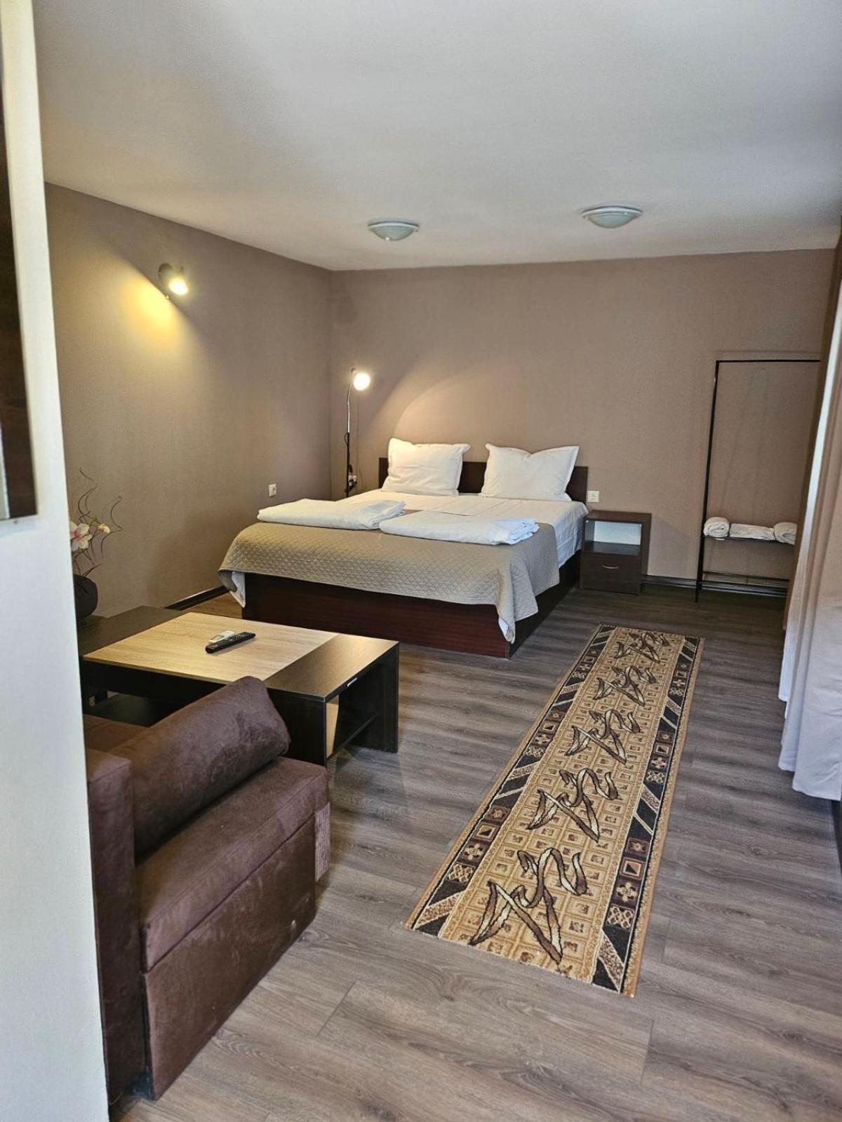 Orehite-Family Hotel ,Food & Pool Bozhichen المظهر الخارجي الصورة