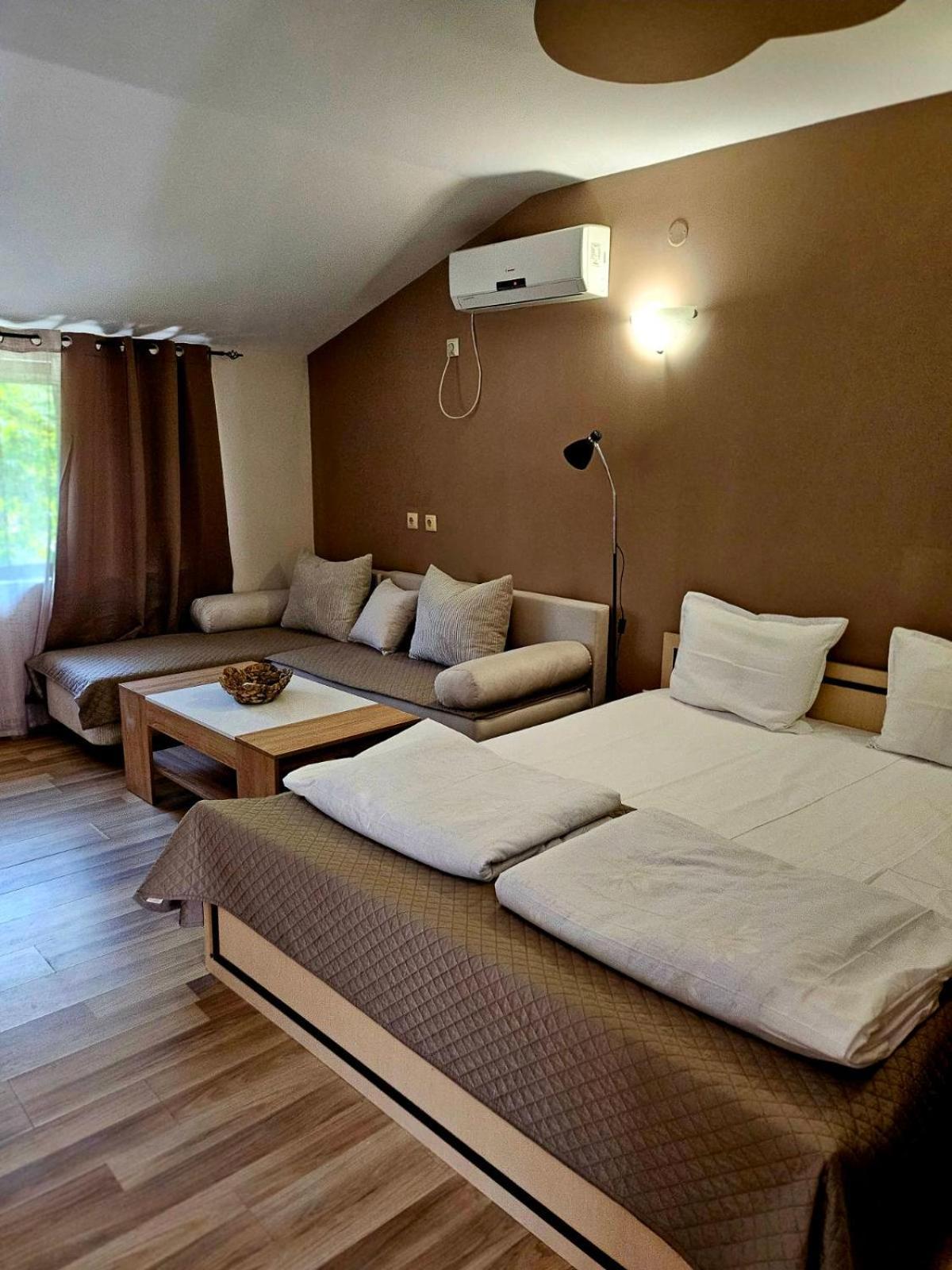 Orehite-Family Hotel ,Food & Pool Bozhichen المظهر الخارجي الصورة