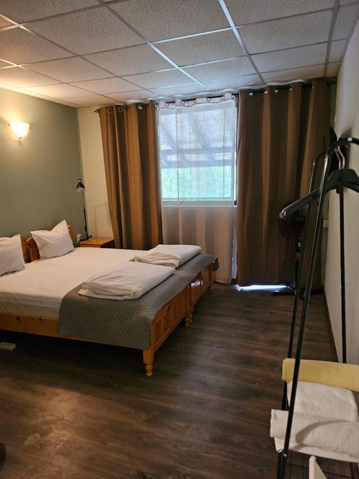 Orehite-Family Hotel ,Food & Pool Bozhichen المظهر الخارجي الصورة