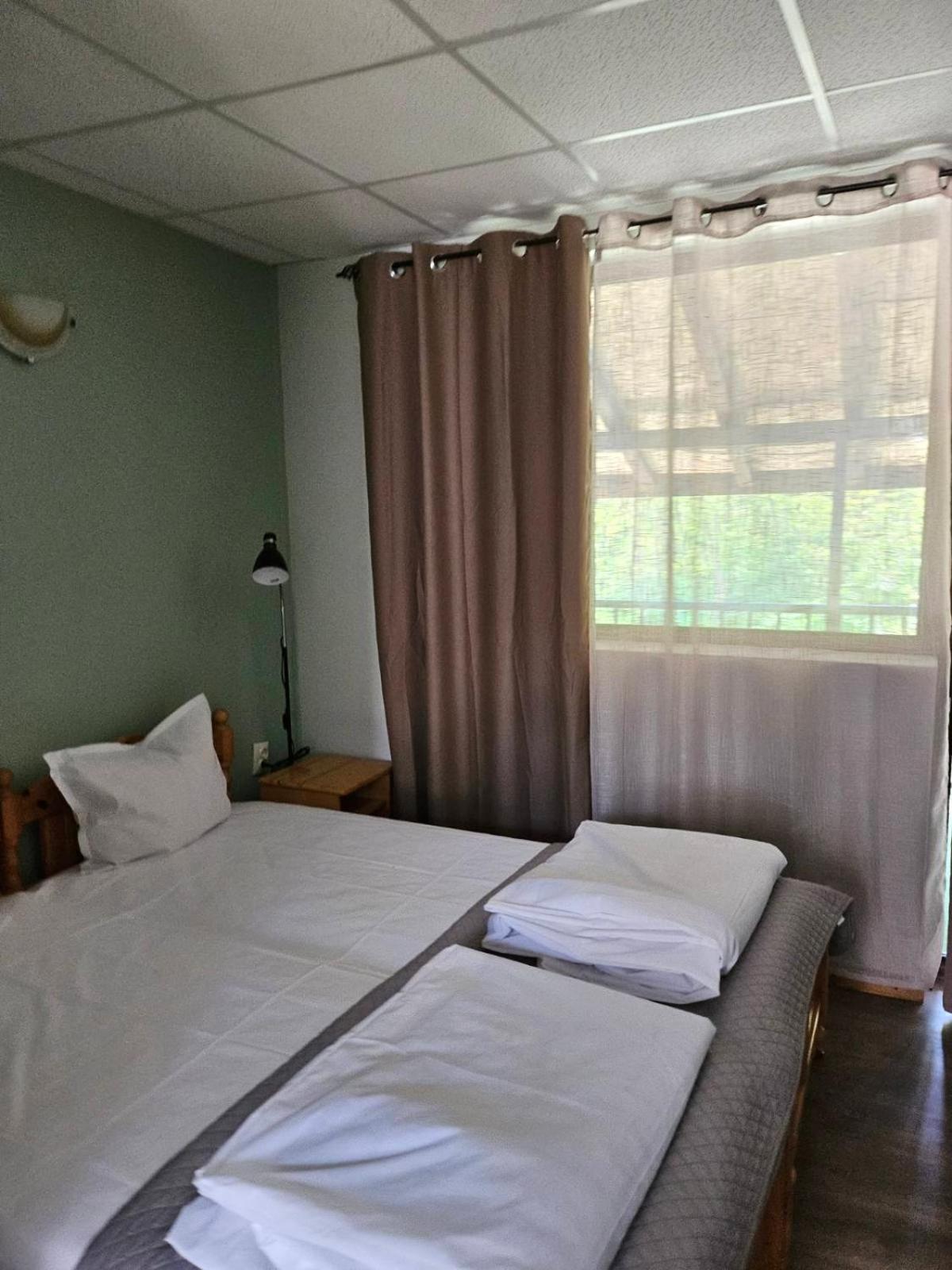 Orehite-Family Hotel ,Food & Pool Bozhichen المظهر الخارجي الصورة